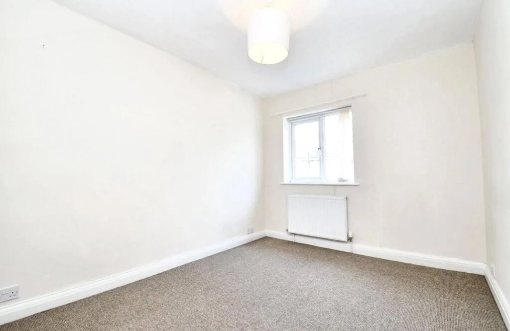 2 bedroom end of terrace house for rent