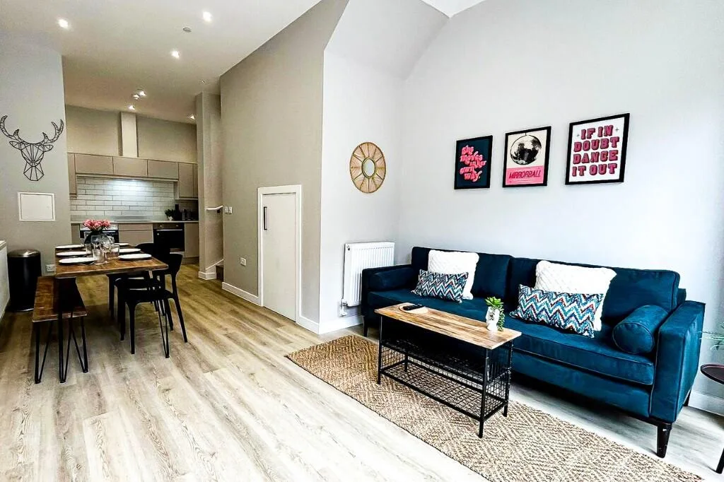 1 bedroom mews property for rent