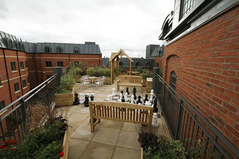 5 bedroom flat for rent