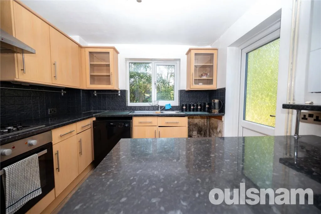 3 bedroom semi-detached house for rent