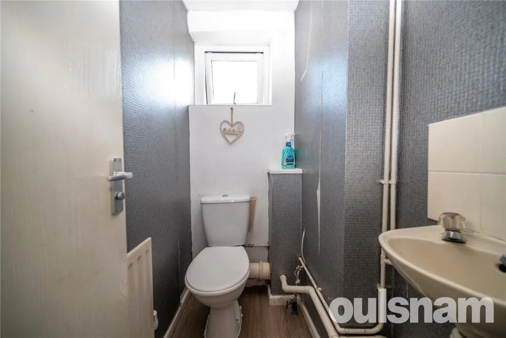 3 bedroom semi-detached house for rent