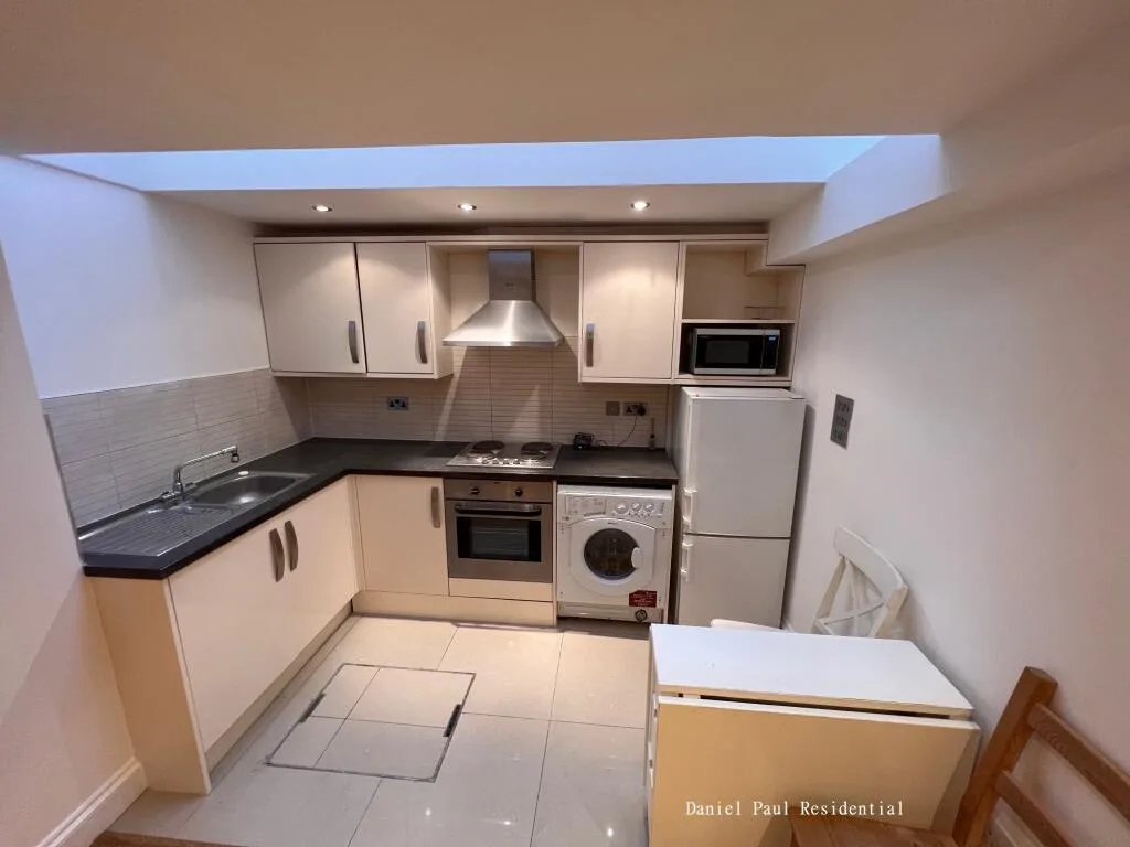 Studio flat for rent