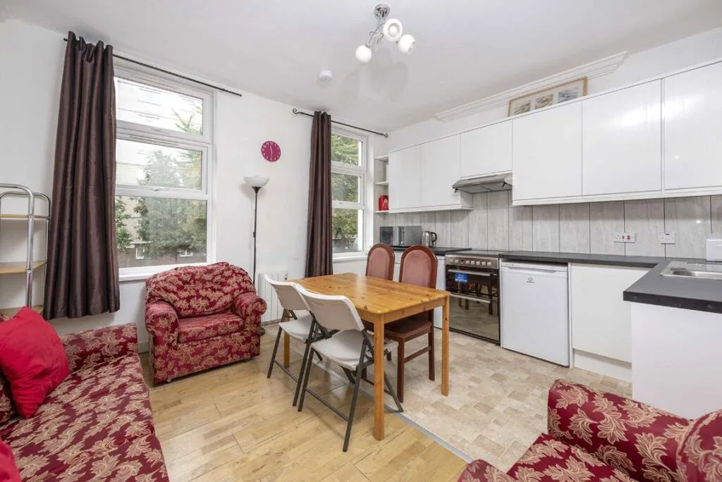 4 bedroom flat for rent