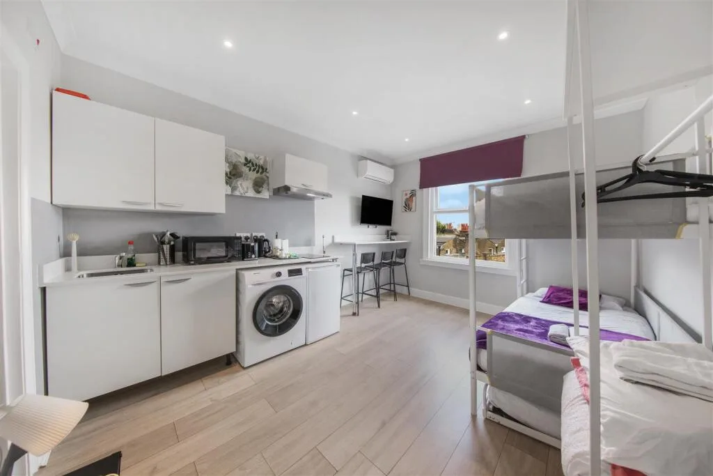 Studio flat for rent