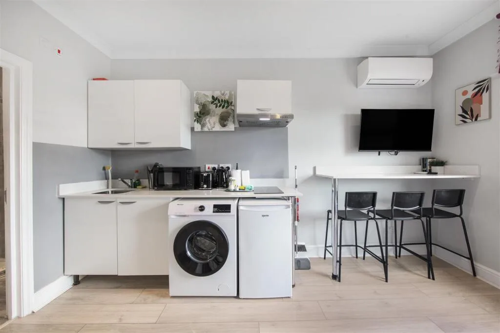 Studio flat for rent