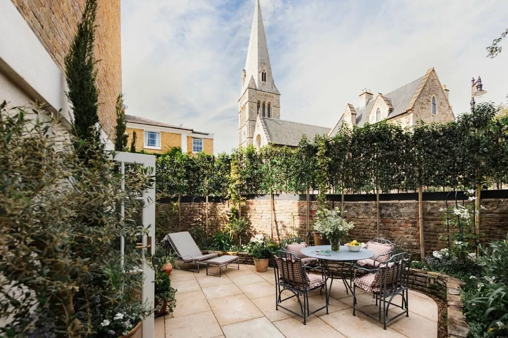 2 bedroom end of terrace house for rent