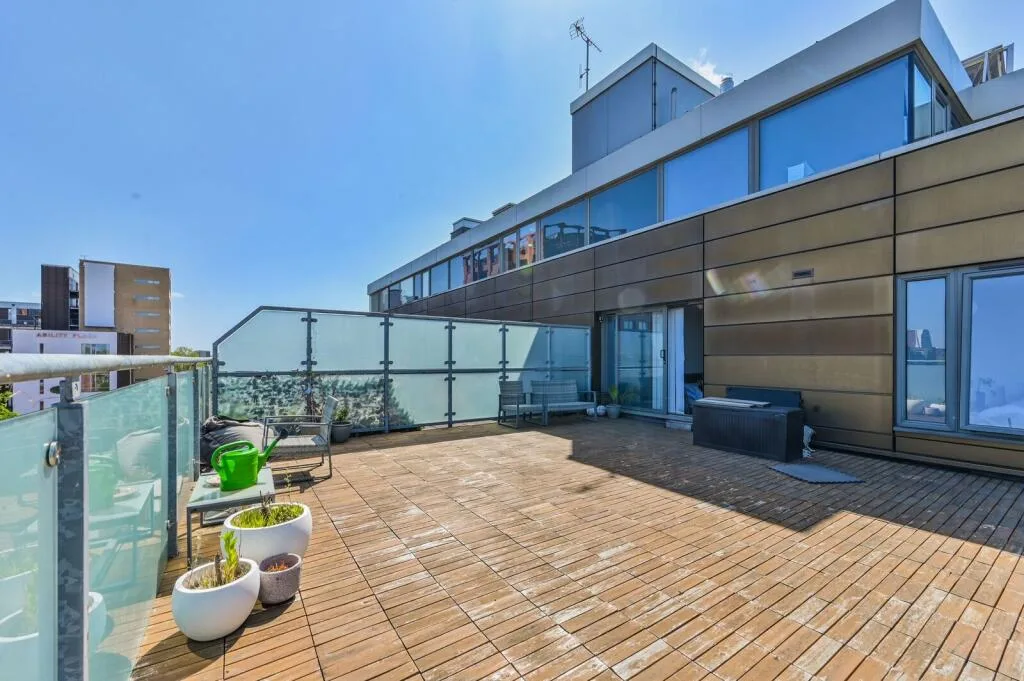 3 bedroom flat for rent