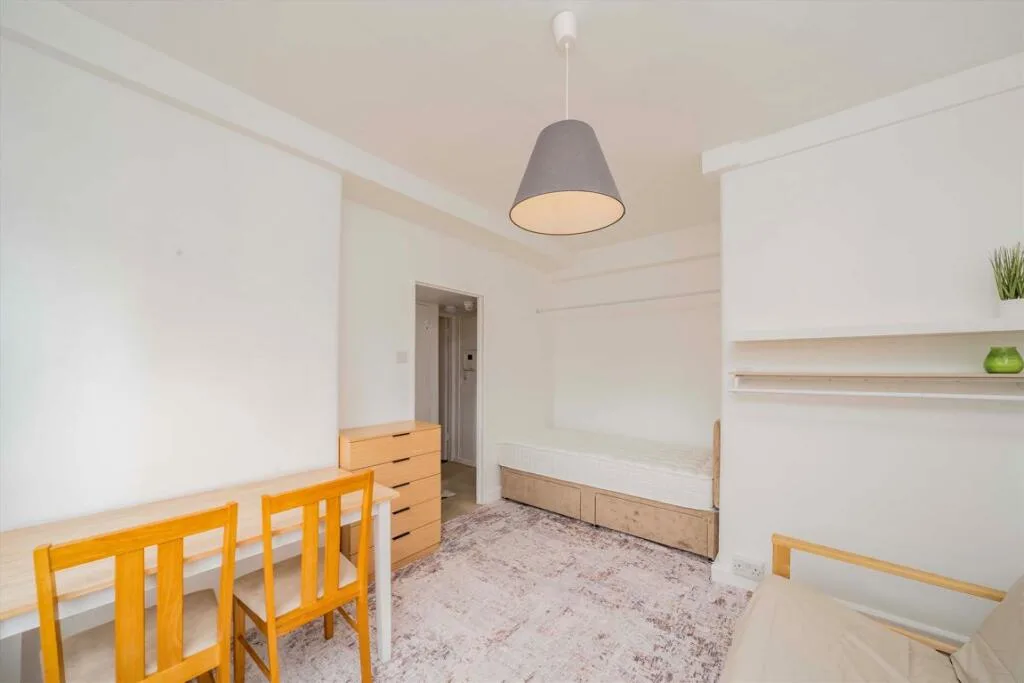 Studio flat for rent