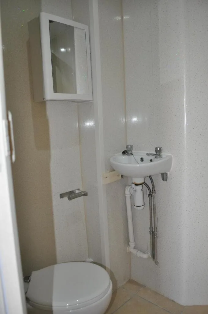 8 bedroom house for rent