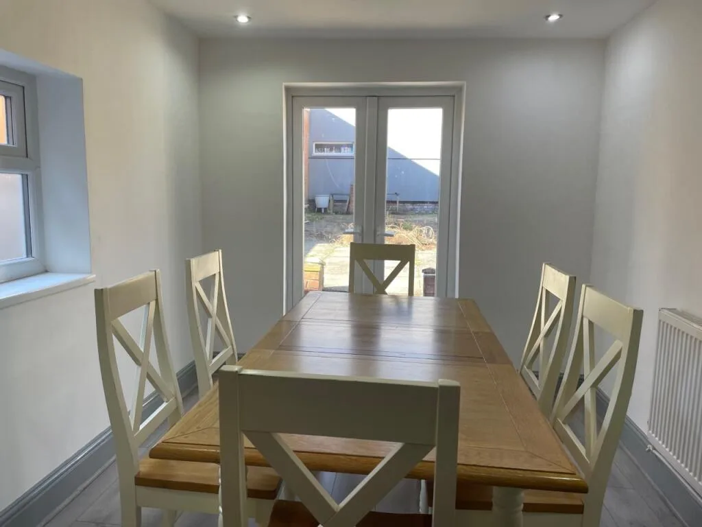 8 bedroom house for rent