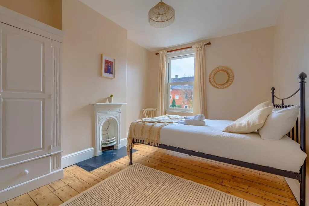 3 bedroom semi-detached house for rent