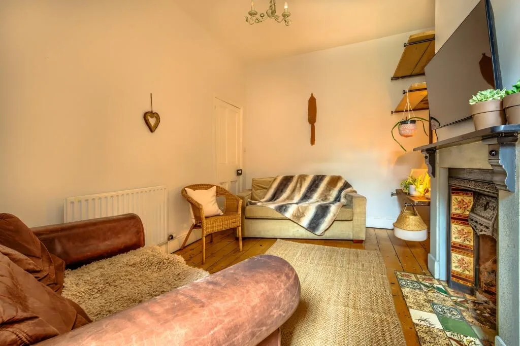 3 bedroom semi-detached house for rent