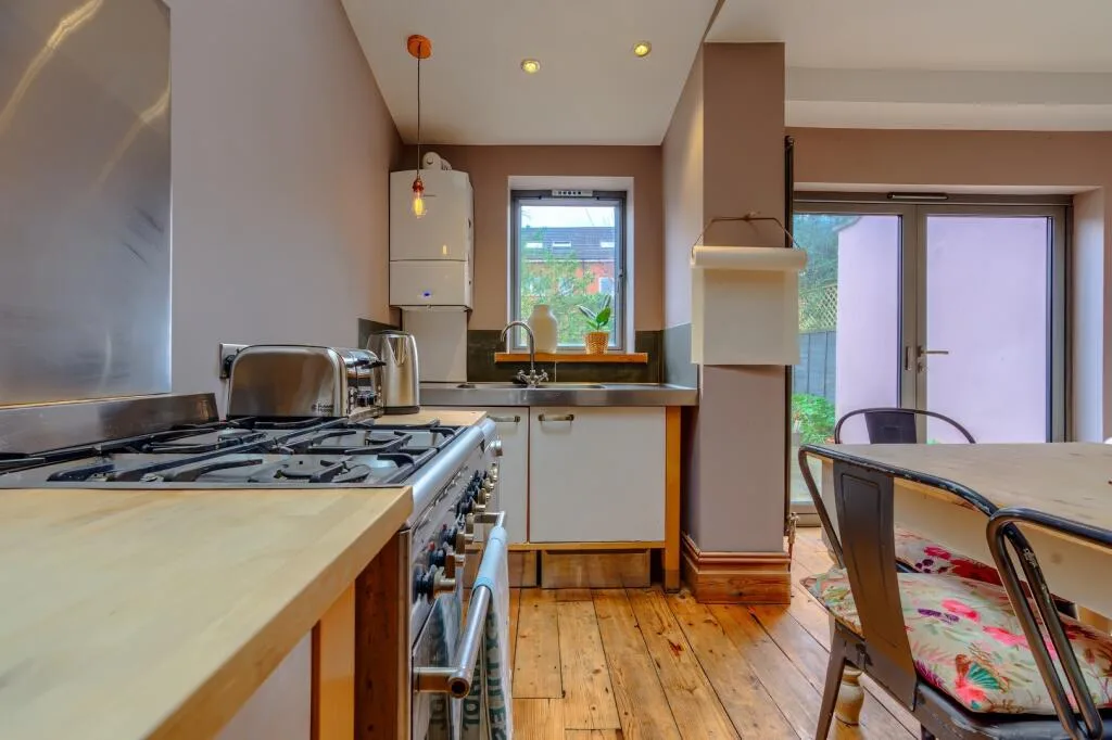3 bedroom semi-detached house for rent