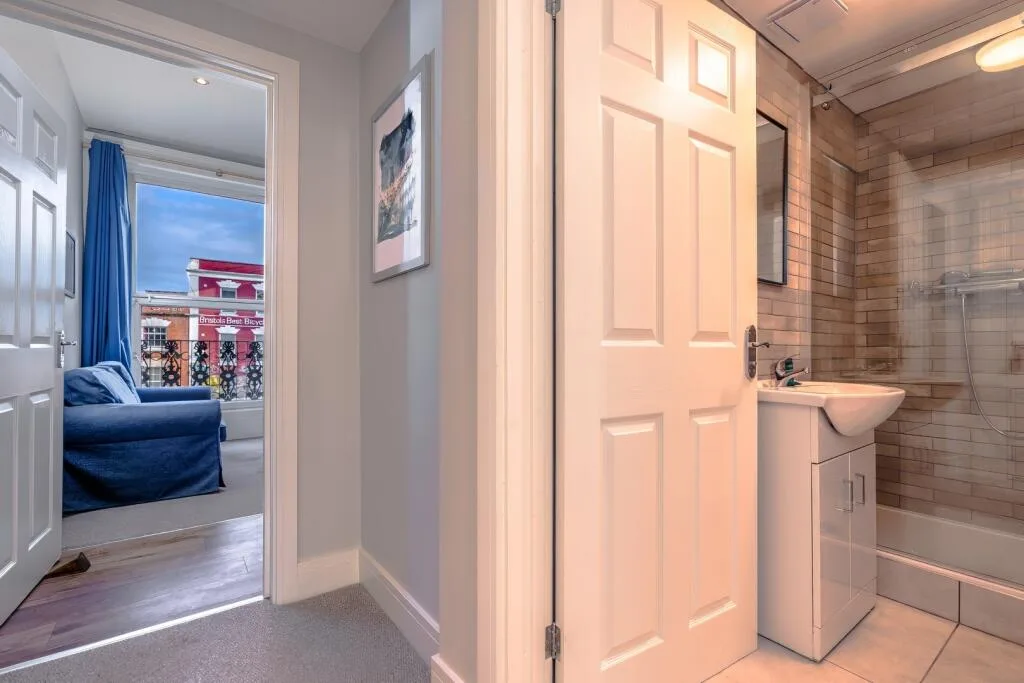 2 bedroom serviced apartment for rent