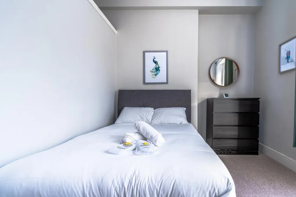 2 bedroom serviced apartment for rent