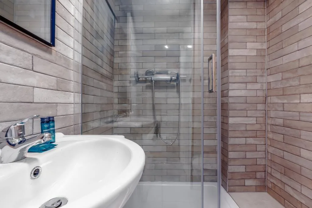 2 bedroom serviced apartment for rent