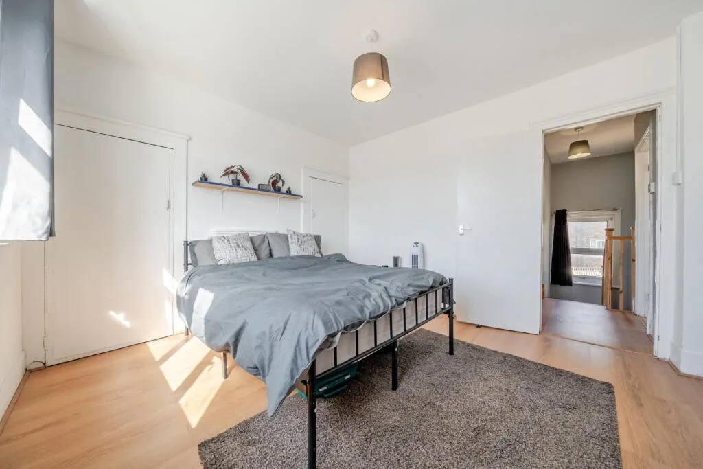 2 bedroom house for rent