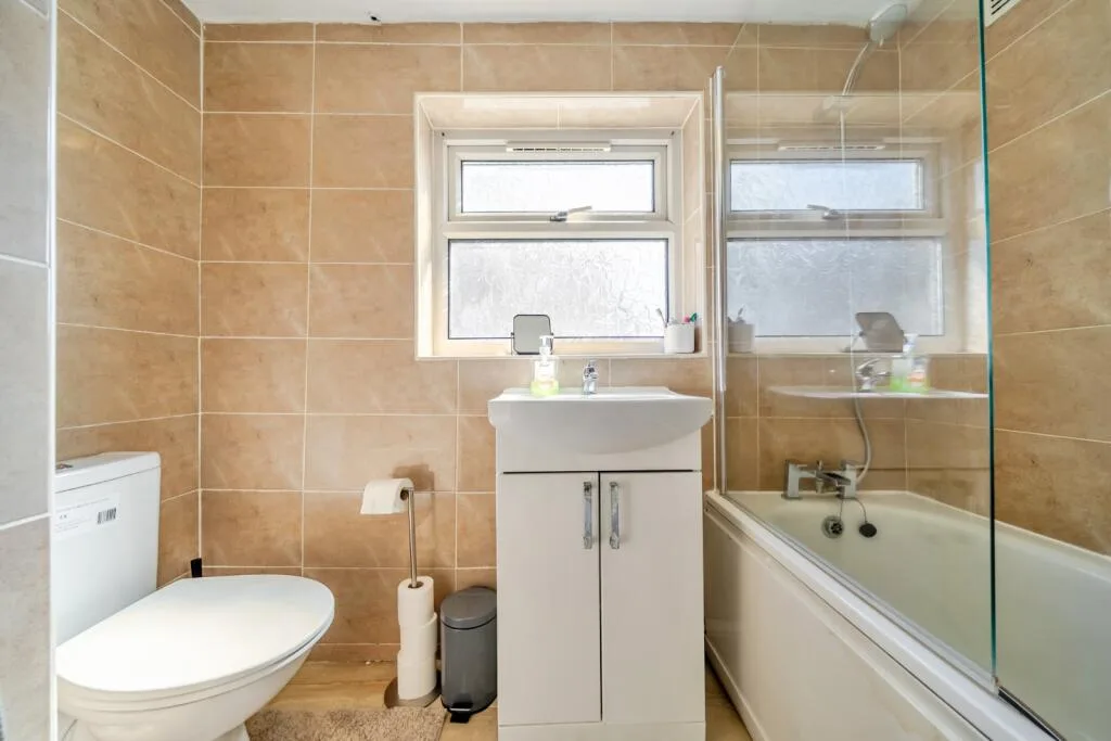 2 bedroom house for rent