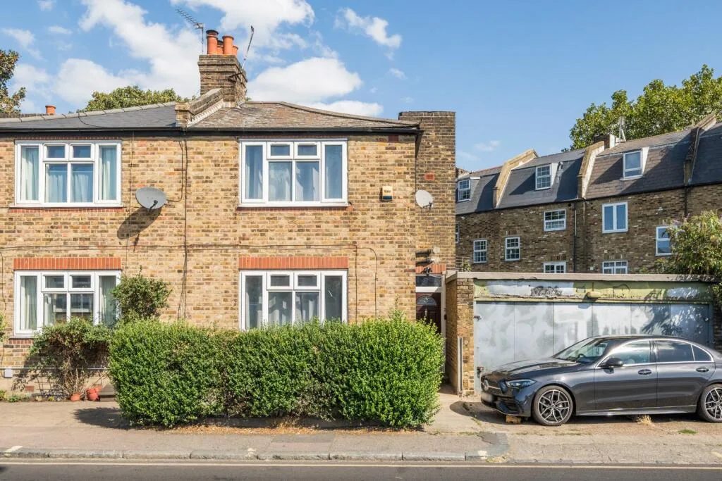 2 bedroom house for rent