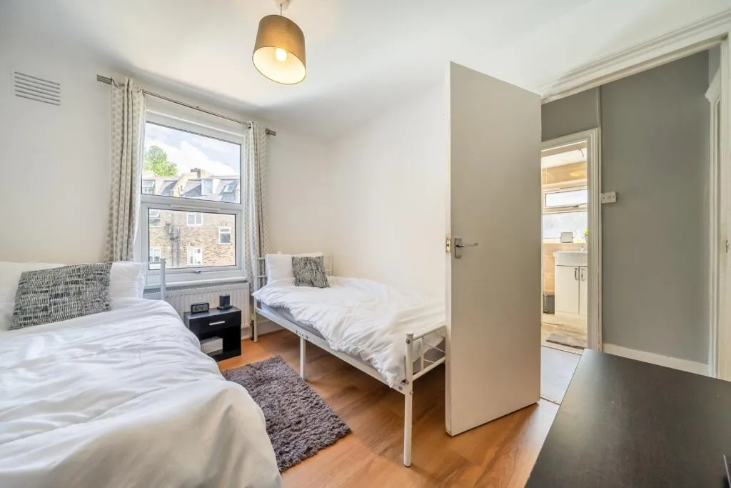 2 bedroom house for rent
