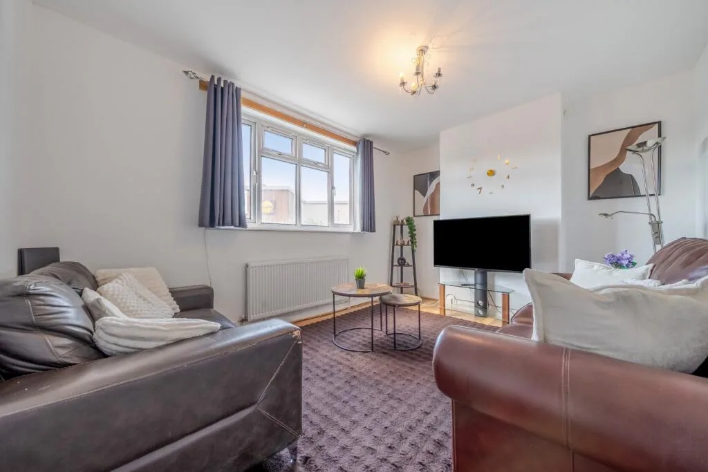 2 bedroom house for rent