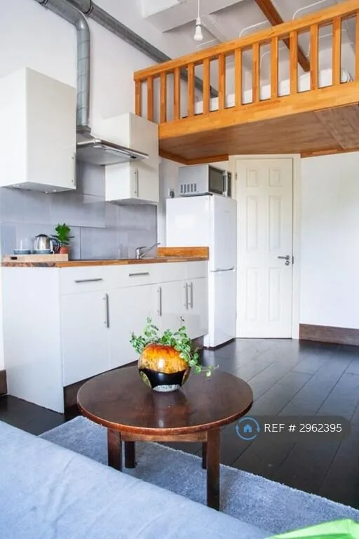 Studio flat for rent