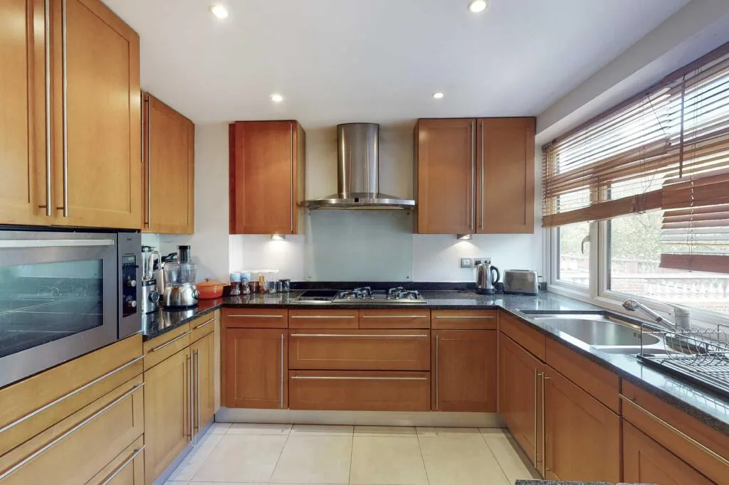 3 bedroom apartment for rent