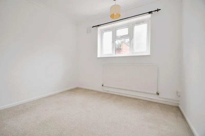 2 bedroom ground floor flat for rent