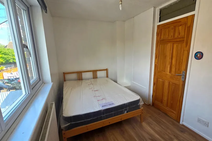 2 bedroom semi-detached house for rent