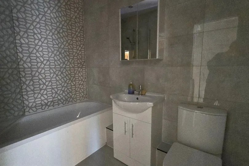 2 bedroom semi-detached house for rent