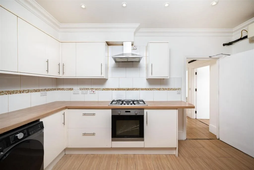 3 bedroom flat for rent