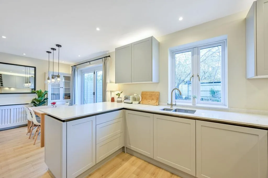 3 bedroom semi-detached house for rent