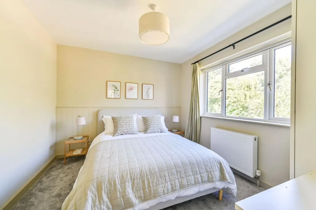 3 bedroom semi-detached house for rent