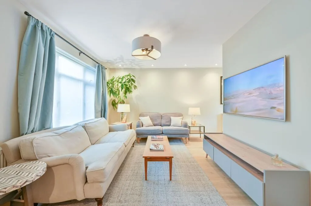 3 bedroom semi-detached house for rent