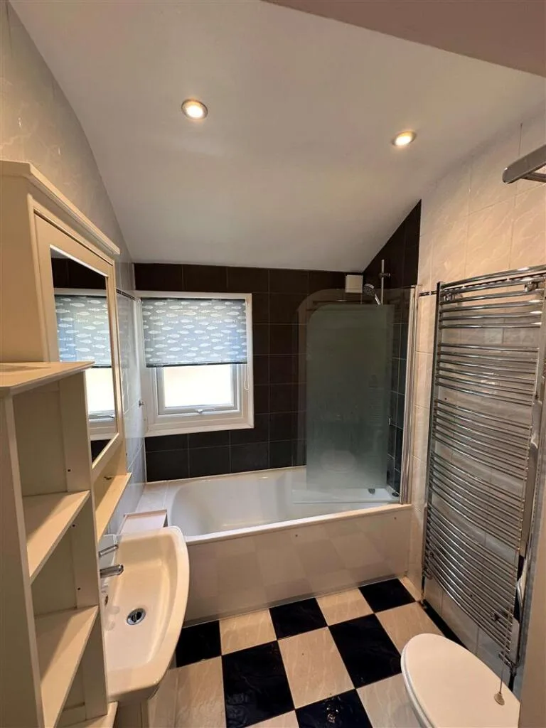 3 bedroom flat for rent
