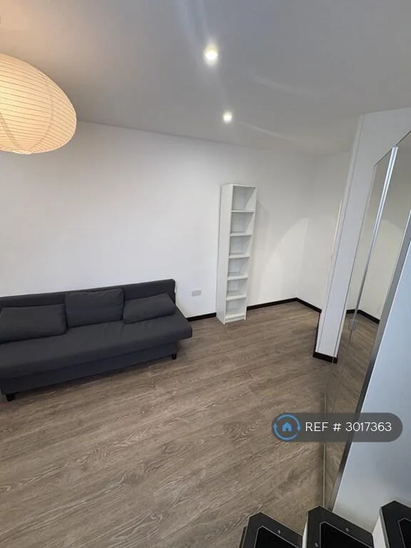Studio flat for rent