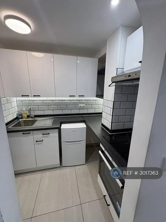 Studio flat for rent