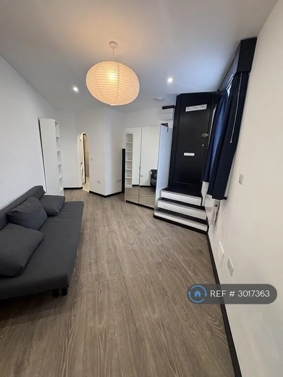 Studio flat for rent