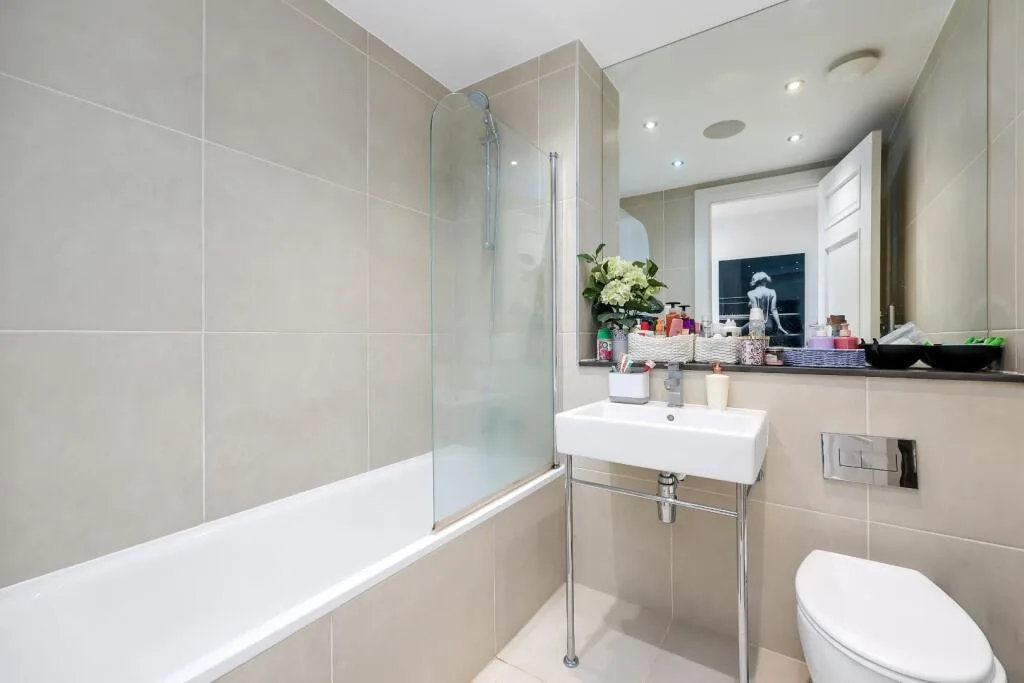 2 bedroom penthouse for rent
