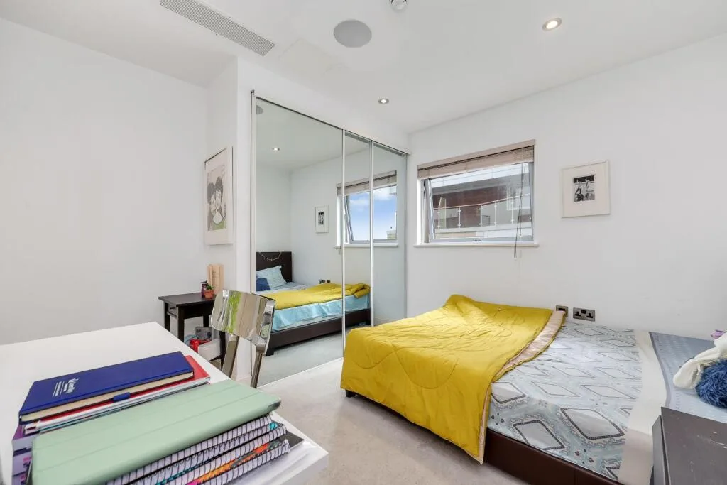 2 bedroom penthouse for rent