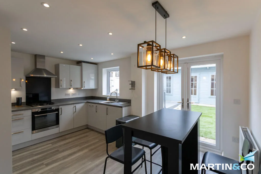 3 bedroom end of terrace house for rent