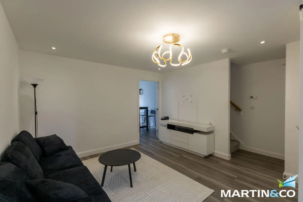 3 bedroom end of terrace house for rent