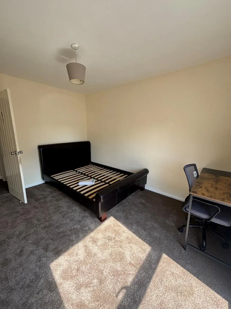 5 bedroom house for rent