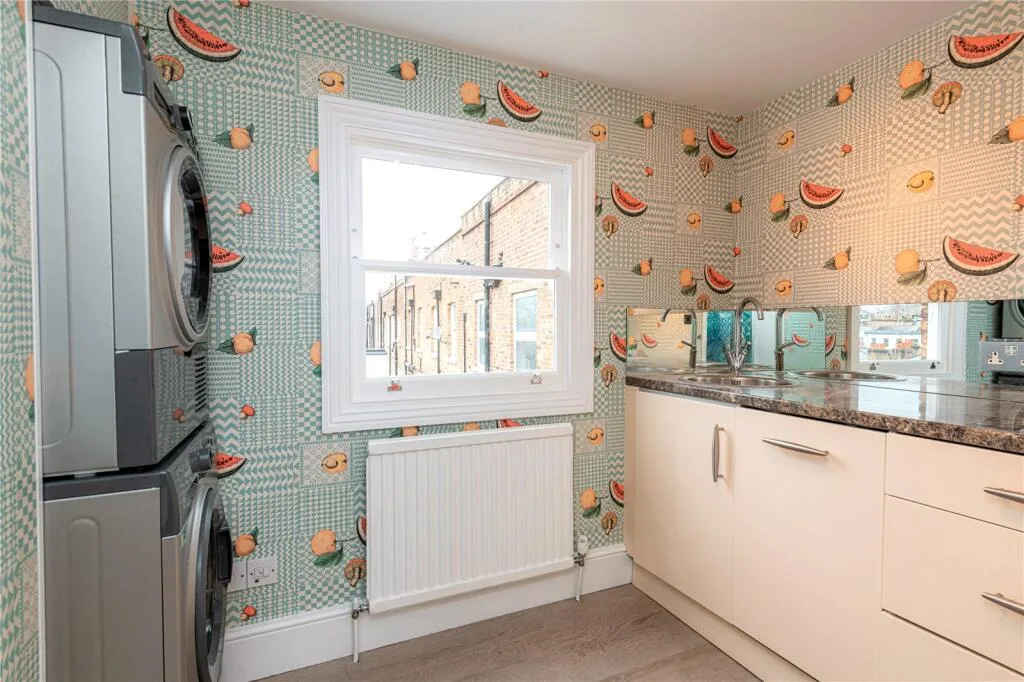 3 bedroom maisonette for rent