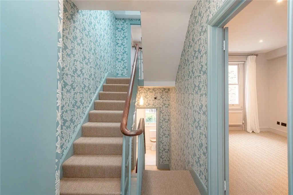 3 bedroom maisonette for rent