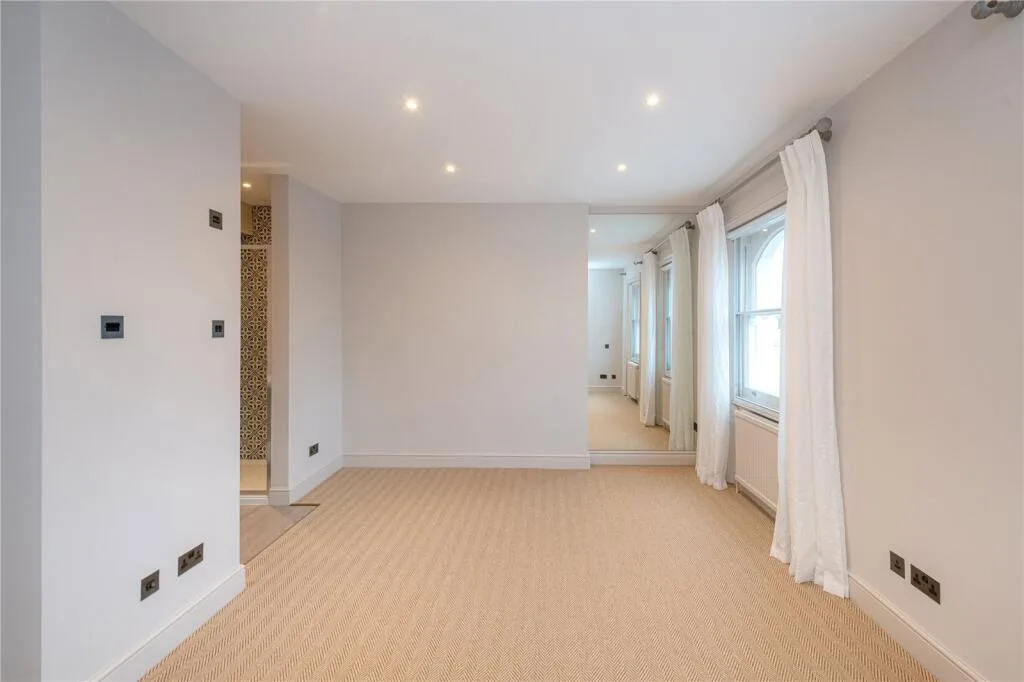3 bedroom maisonette for rent