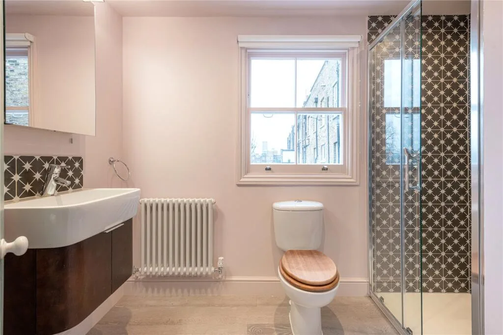 3 bedroom maisonette for rent