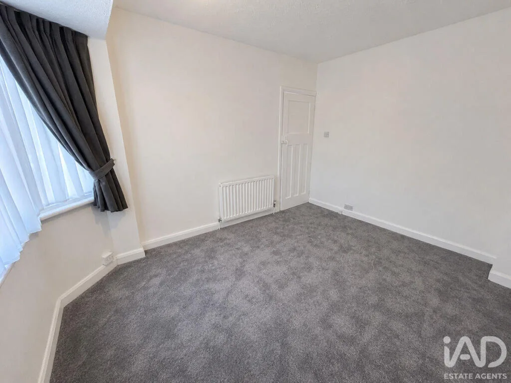 3 bedroom semi-detached house for rent