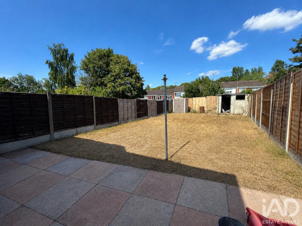 3 bedroom semi-detached house for rent