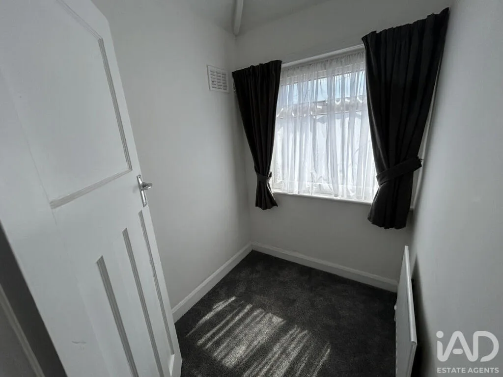 3 bedroom semi-detached house for rent